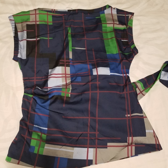 Top - Picture 2 of 6